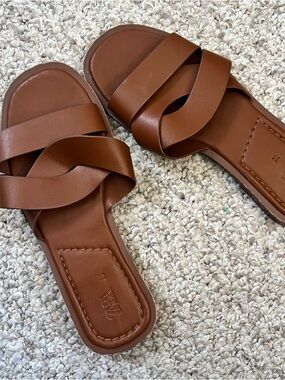 Zara Women’s Brown Flat Sandals Size 35 Summer Vacation Beach